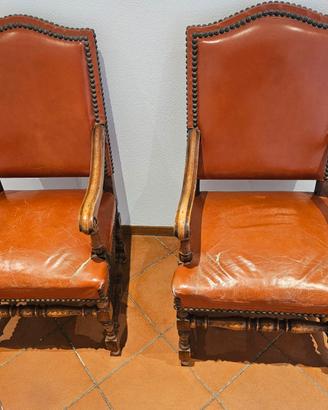 Coppia di Poltrone in pelle con borchie