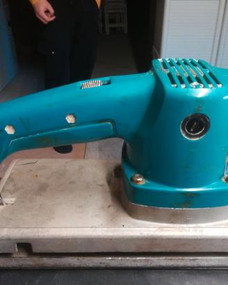 N.2 carteggiatrici Makita professionali