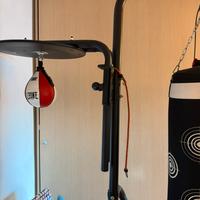 Sacco e supporto boxe