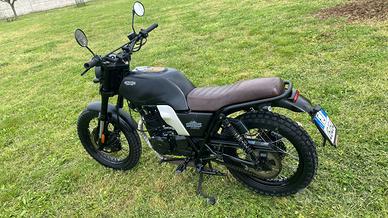 Moto Brixton 250