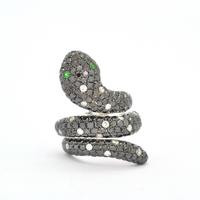 Anello serpente diamanti bianchi e neri