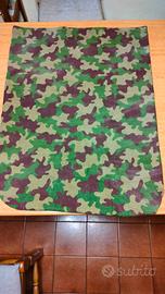 Sacco in tela a motivo mimetico.