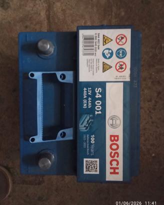 Batteria auto Bosch S4 001 12V