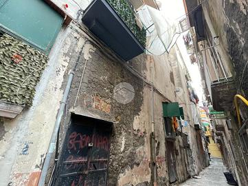 DEPOSITO A CASTELLAMMARE DI STABIA