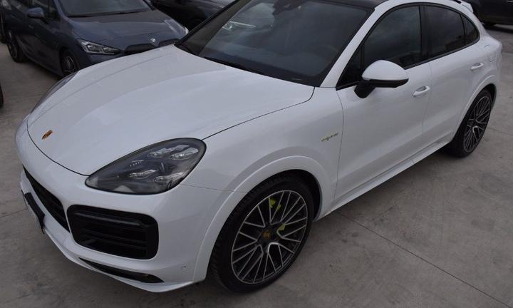 PORSCHE Cayenne Coupé 3.0 E-Hybrid Platinum Edit