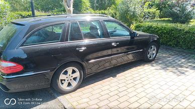 Stupenda mercedes e 270