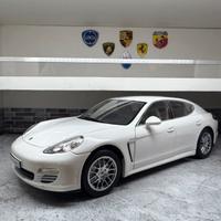 Porsche panamera 1/18 norev