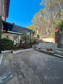 Arbus - Indipendente trilivelli vista pineta