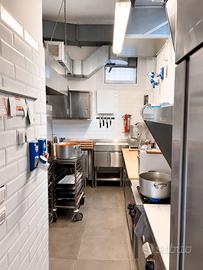 Negozio/laboratorio in forte via di passaggio