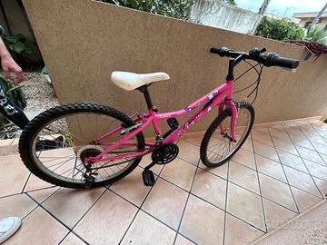 bicicletta medie dimensioni 