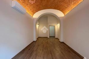 NEGOZIO A MONTEVARCHI