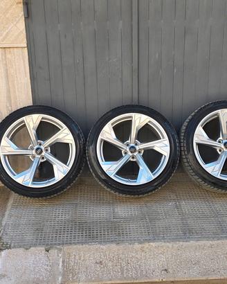 Cerchi mod. RS Audi con gomme Pirelli Sottozero