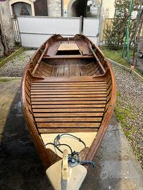 Barca lancia in legno