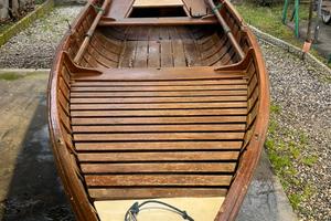 Barca lancia in legno