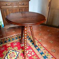 Tavolino a treppiede legno scuro stile vittoriano