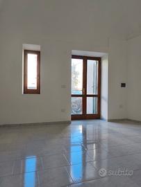 Comoda casetta piano terra doppio ingresso scafati