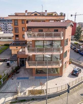 Immobile di 235 m² con 5 locali a Novara
