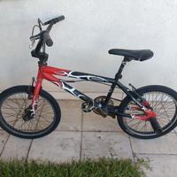 Bmx  nera e rossa come in foto