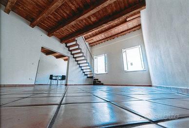 Attico / Mansarda di 220 m² con 4 locali a Cesena