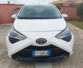 Toyota Aygo 1.0 VVT-i 72 CV 5 porte x-cool 2018