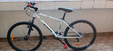 Bicicletta rockrider 300  