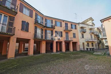 3 LOCALI A CASALE MONFERRATO