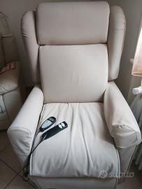 Poltrona Lucrezia, completa di accessori con vibro