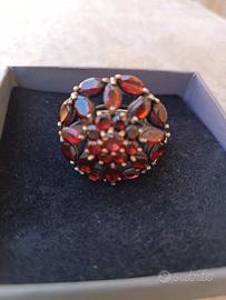anello è un gioiello vintage a grappolo