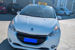 Peugeot 208 PureTech 82 5 porte Allure