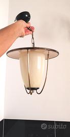 Lanterna vintage anni 50 in ottone con paralume in