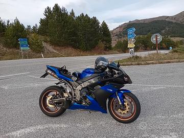 Yamaha r1 2007 prezzo leggermente  trattabile 