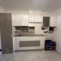 Cameretta con letto a scomparsa