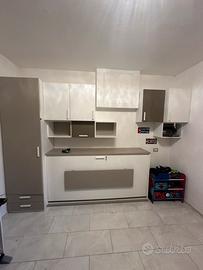 Cameretta con letto a scomparsa