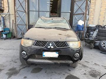 Ricambi Mitsubishi L200 2.5 TD 136cv del 2009