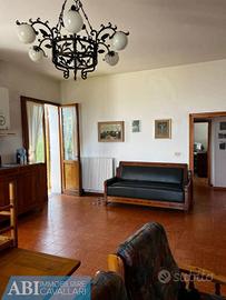 Villa di 200 m² con più di 5 locali e box auto dop
