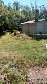 Terreno con prefabbricato loc. Brugiana