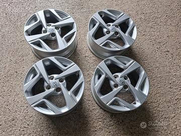 Cerchi in lega hyundai i10 2020 R15