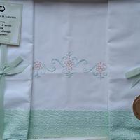 Lenzuola matrimoniale ricamato a mano.