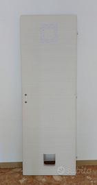 Porta forata per gattaiola