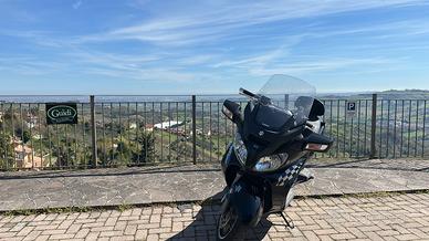 Suzuki burgman 650 executive  abs 2010