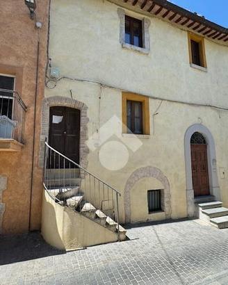 CASA SEMINDIPENDENTE A GIANO DELL'UMBRIA