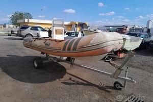 Gommone Con Motore Johnson Da Restauro