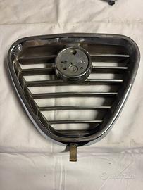 Alfa Romeo Alfetta 2000 Scudo Centrale Mascherina