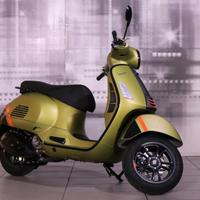 Piaggio Vespa GTS 300 Supersport HPE