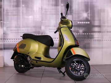 Piaggio Vespa GTS 300 Supersport HPE