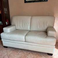 DIVANO IN PELLE.