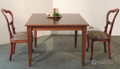 Tavolo quadrato in legno