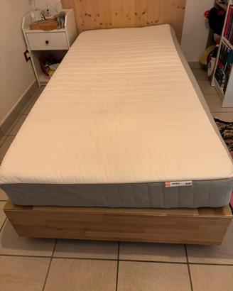 Letto singolo con cassetti