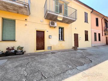 CASA SEMINDIPENDENTE A CREMONA