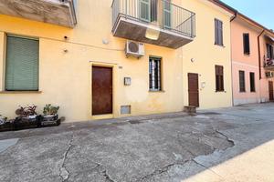 CASA SEMINDIPENDENTE A CREMONA